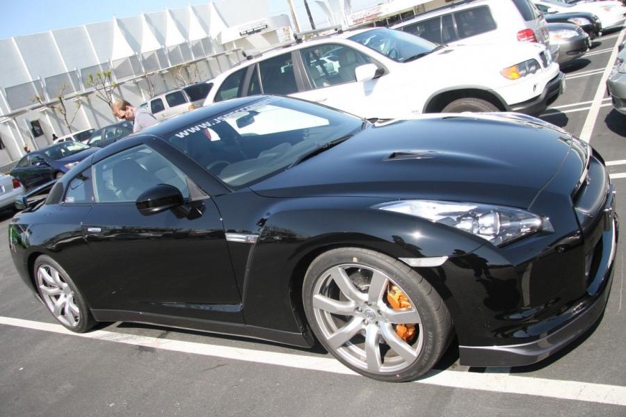  Nissan GT-R 2008 года  (фото 19 из 71)